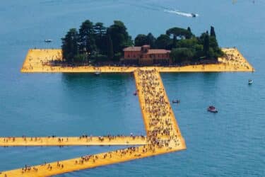 Christo al lago d’Iseo ha creato passerelle galleggianti