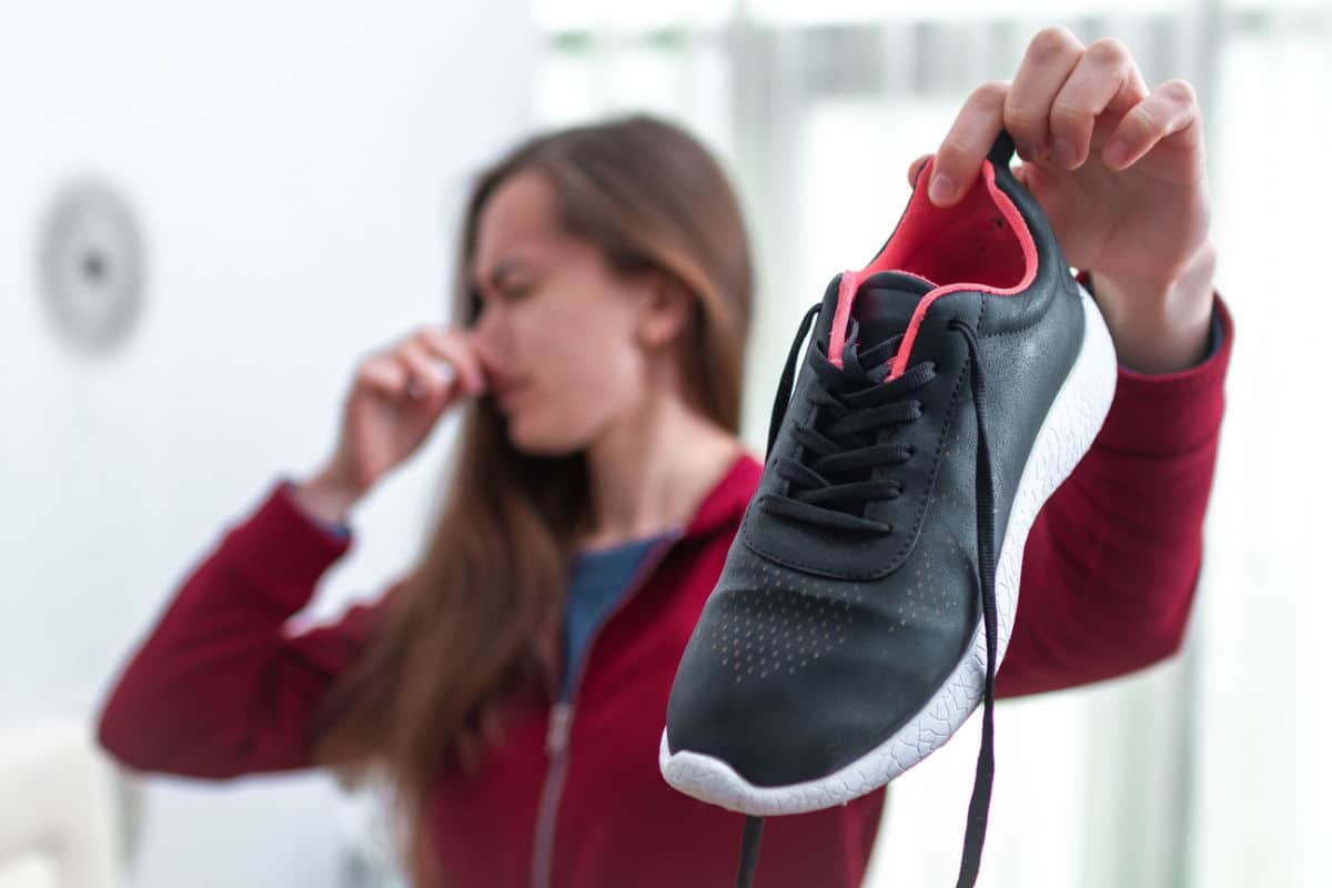 Cattivi odori delle scarpe e muffe: come eliminarli naturalmente