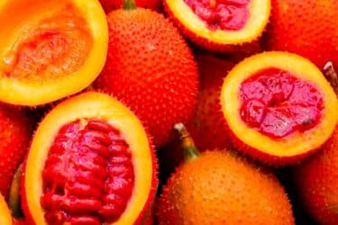 Gac, un frutto tropicale saporito e ricco di proprietà nutritive